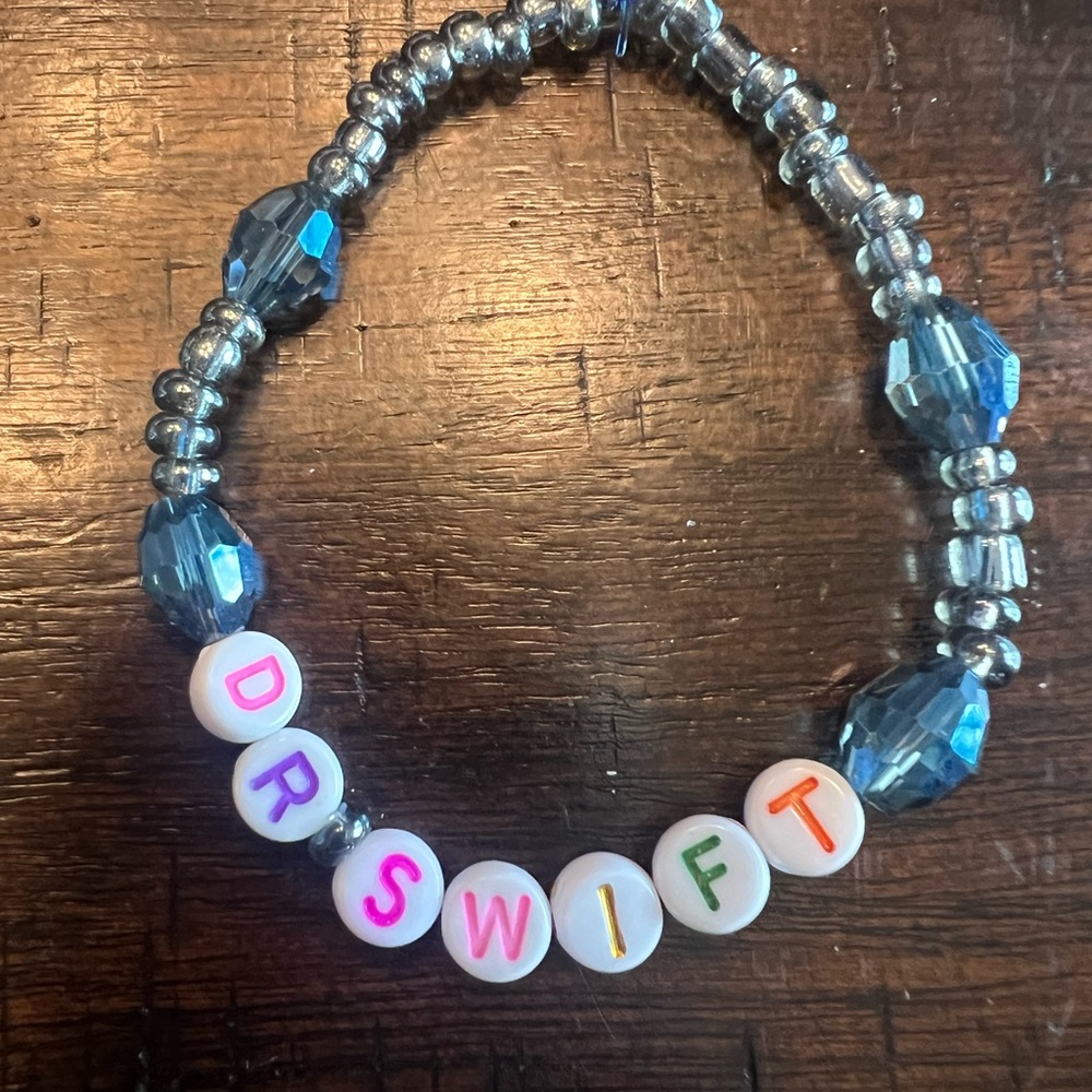 20 Taylor Swift Eras Tour bracelets for trading or sharing! 20 pack! - Picture 8 of 16